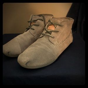 TOMS Suede High top